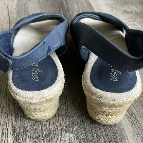 Easy Street Navy and Tan Low Wedge, size 7 - Picture 5 of 8